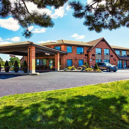 Comfort Inn Hwy 401 Kingston Bagian luar foto