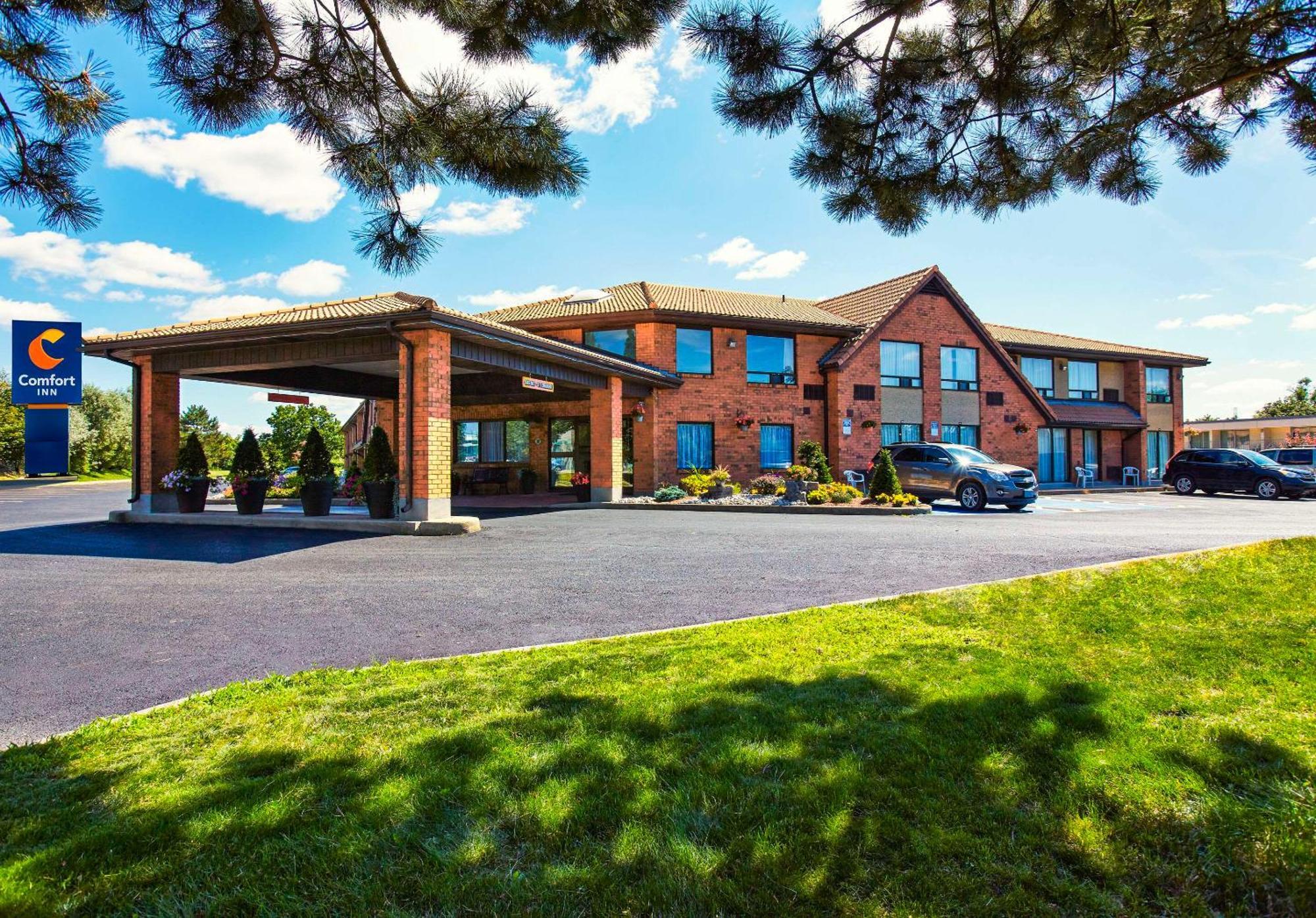 Comfort Inn Hwy 401 Kingston Bagian luar foto